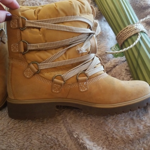 Timberlands - Picture 4 of 8